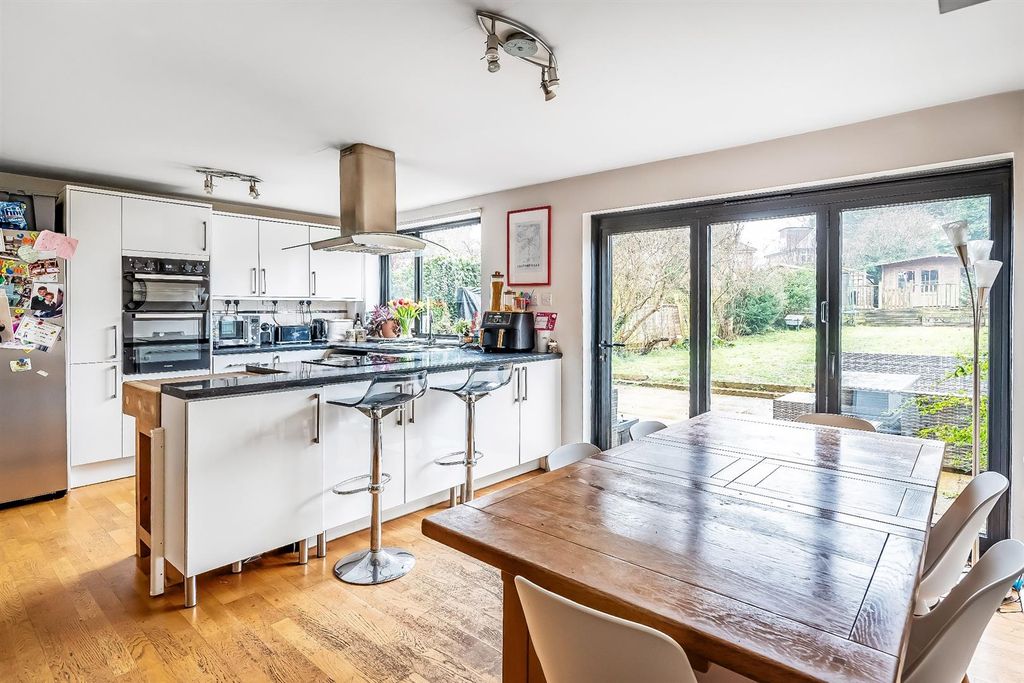 Property photo 2 of 12 28.Jpg