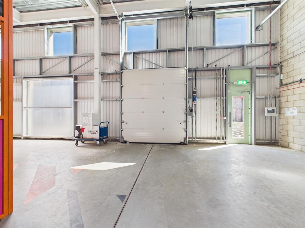 Property photo 2 of 8 Cam04237G0-Pr0293-Still002.Jpg