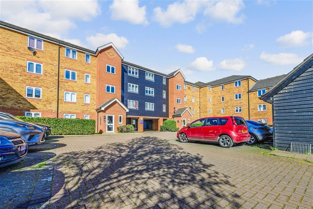 Property photo 3 of 3 Driveway/Parking