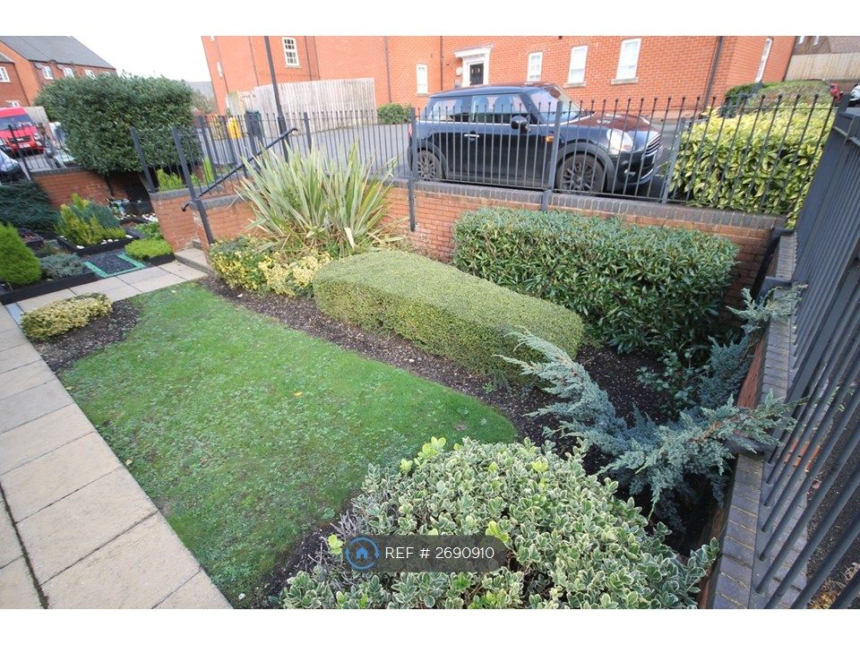 Property photo 2 of 7 Garden