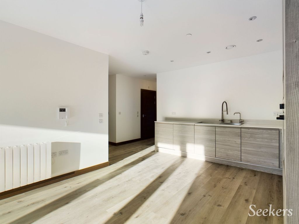 Property photo 3 of 8 Kitchen