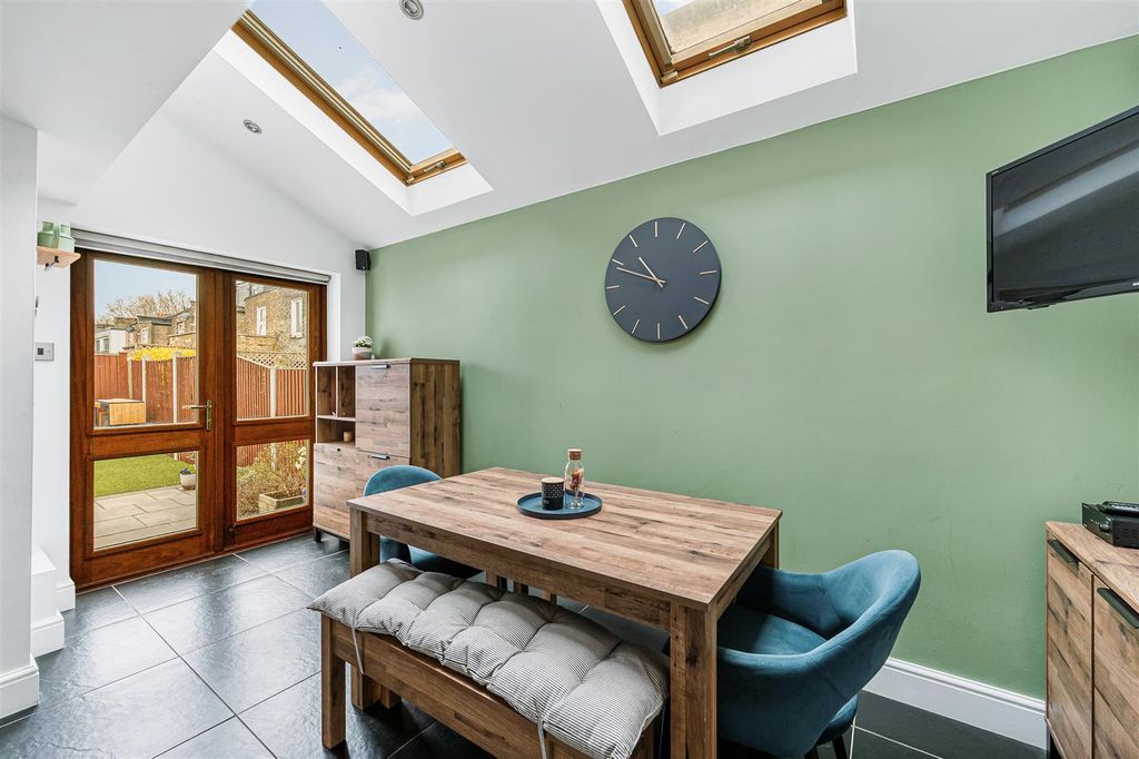 Property photo 2 of 13