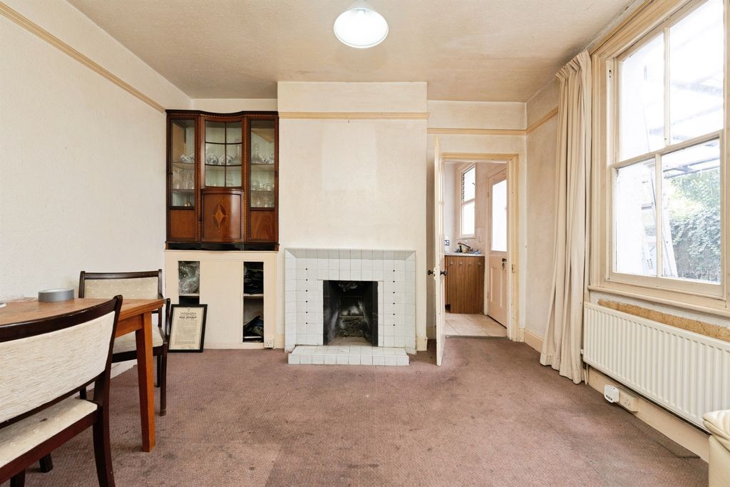 Property photo 3 of 21