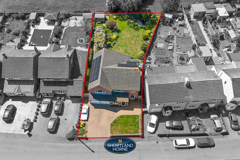 Property photo 2 of 51