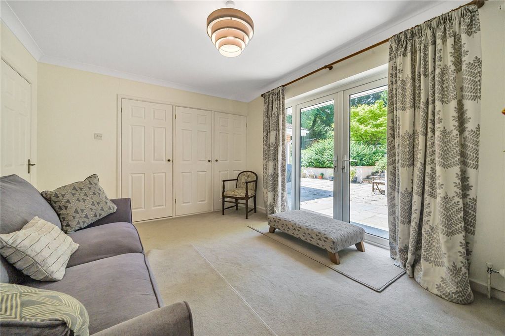 Property photo 2 of 17 Picture No. 11