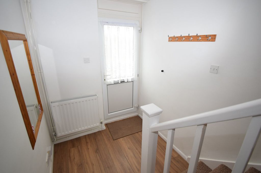 Property photo 3 of 10 Photo 05