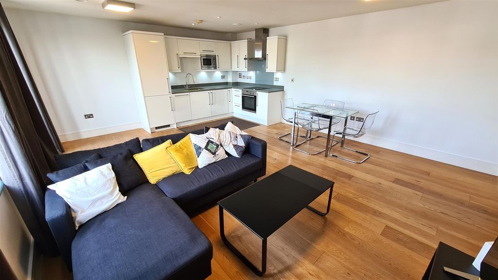 Property photo 2 of 12