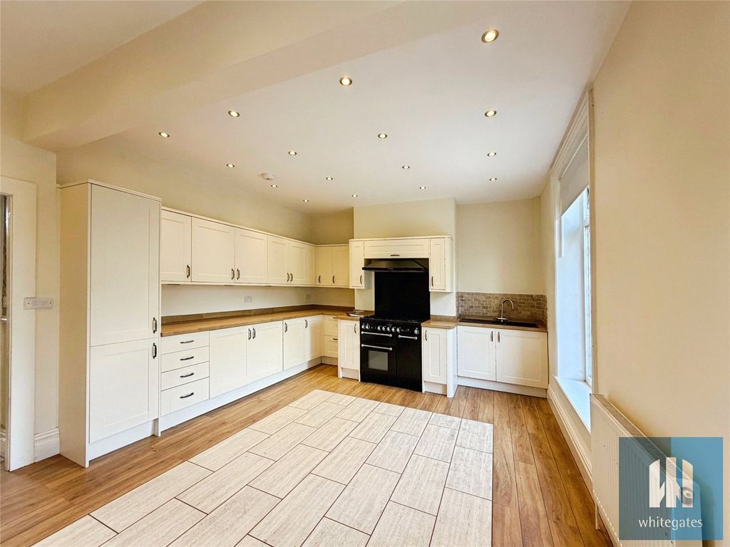 Property photo 3 of 21 Picture No. 11