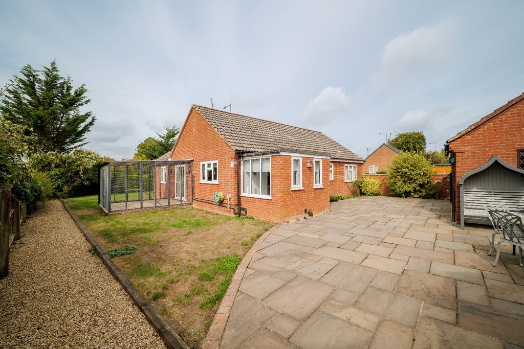 Property photo 2 of 18 5437324