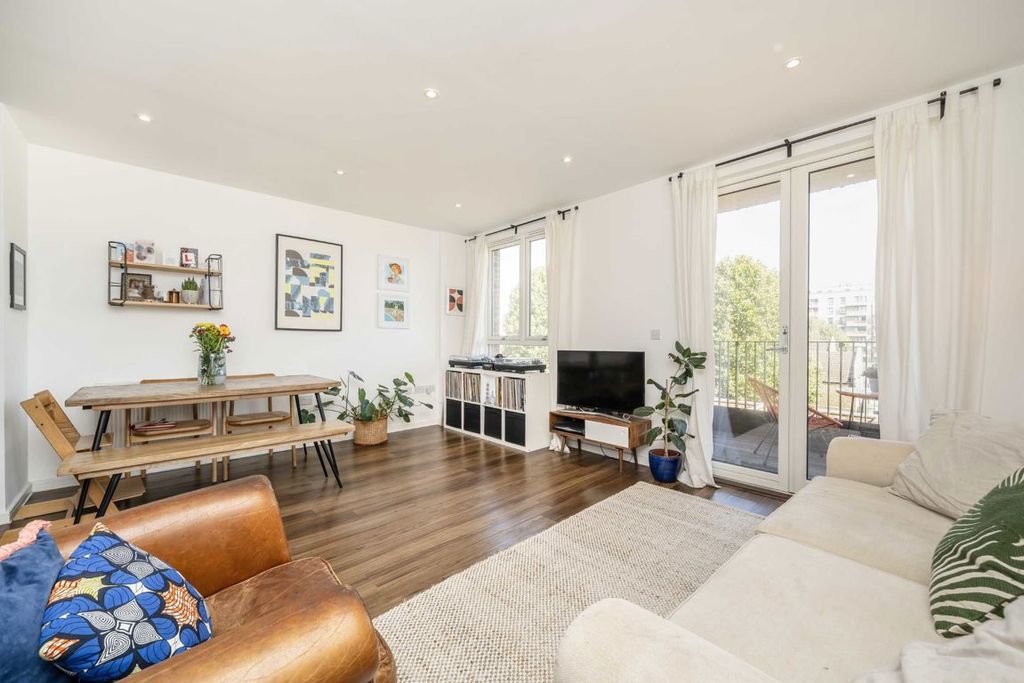 Property photo 3 of 12