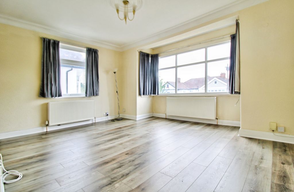 Property photo 2 of 15 8