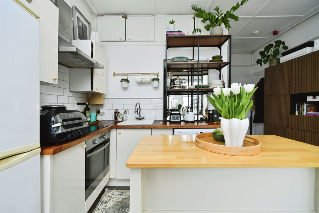 Property photo 3 of 20