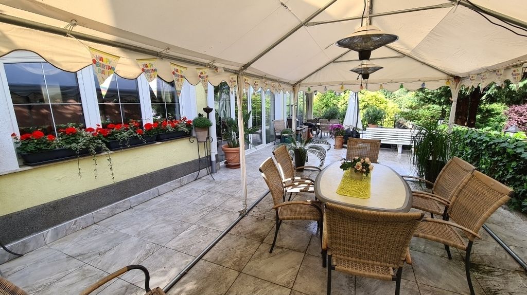 Property photo 2 of 29