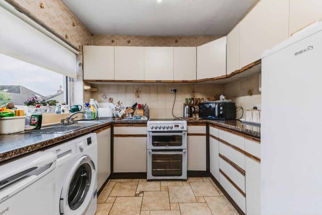 Property photo 3 of 25 4750865
