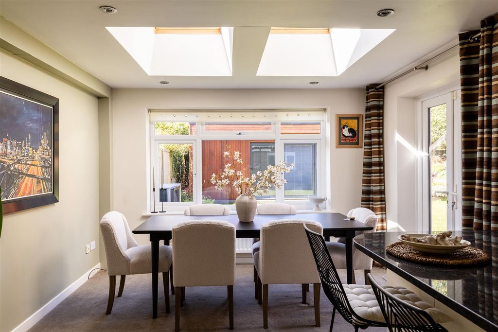 Additional image 12 of 4 bed detached house for saleBeaufort Close, Reigate RH2
