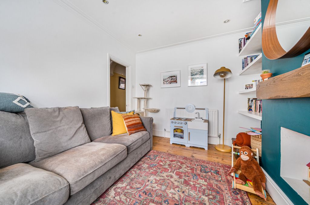 Property photo 3 of 12 1340111-30-68c067...