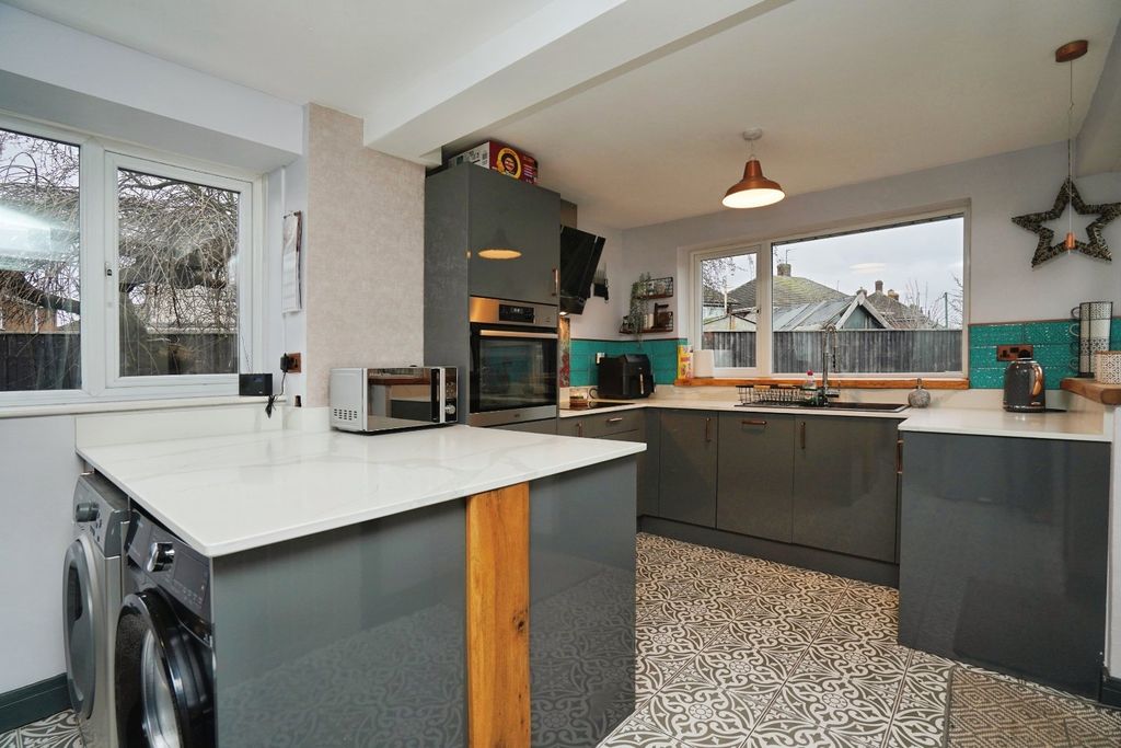 Property photo 3 of 26 Picture No. 23