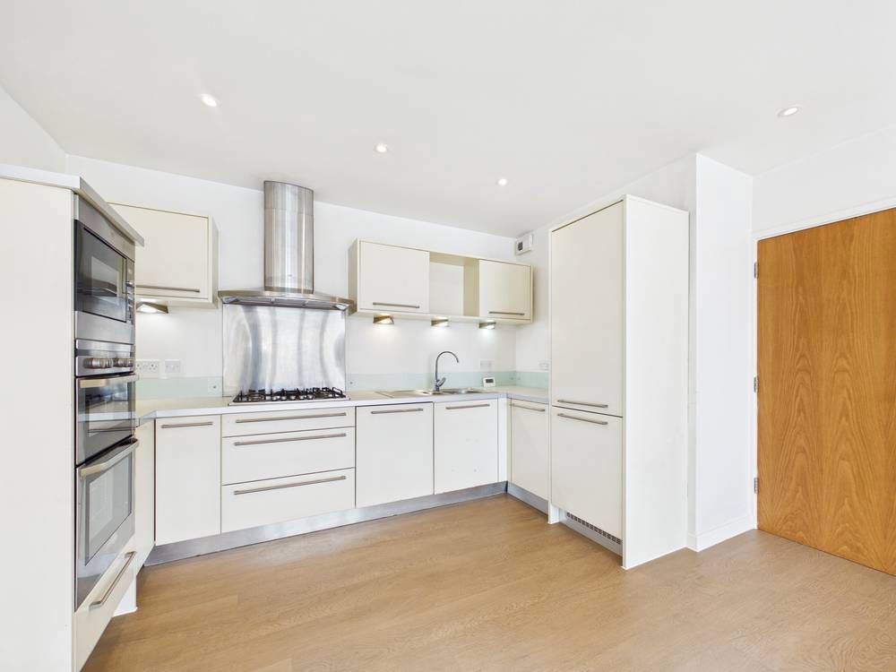 Property photo 3 of 10 Giraffe360-Still003