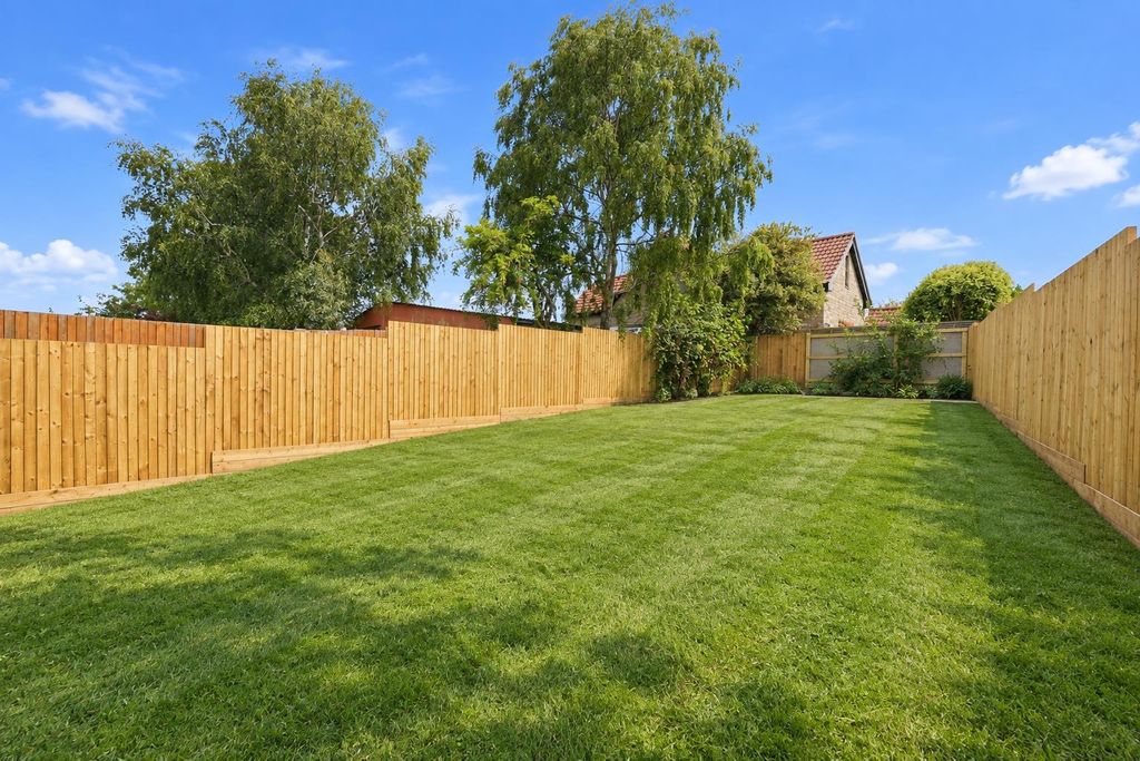 Property photo 2 of 22 Garden (2).Png