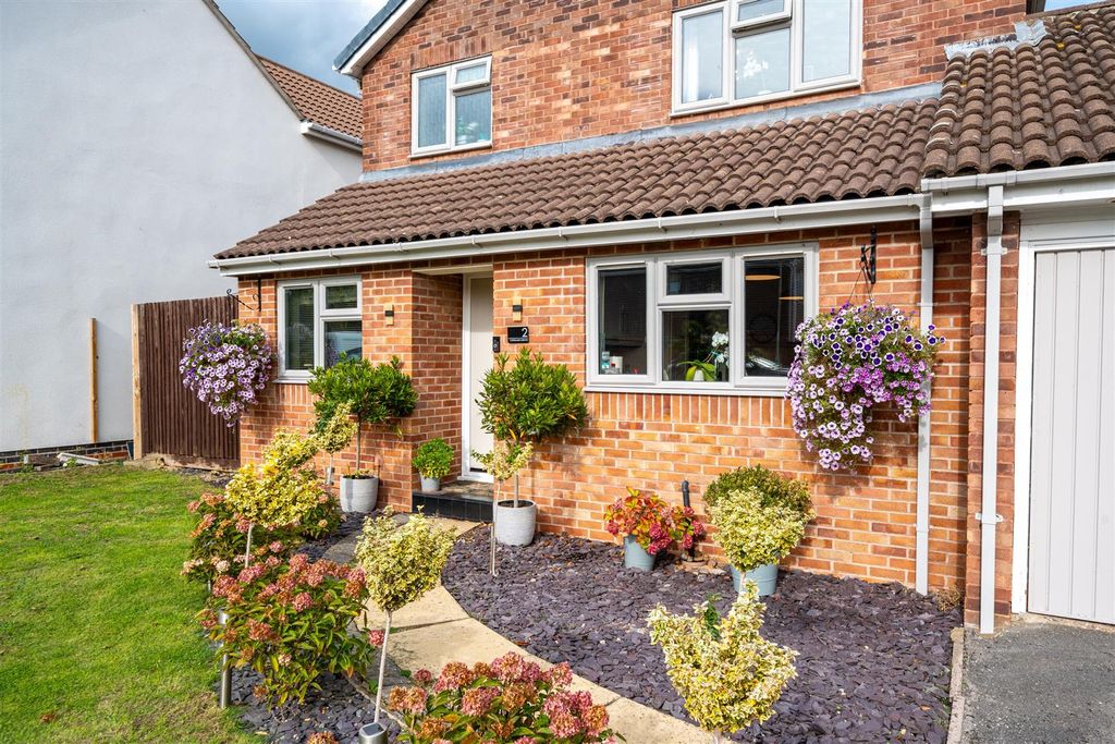 Property photo 1 of 20