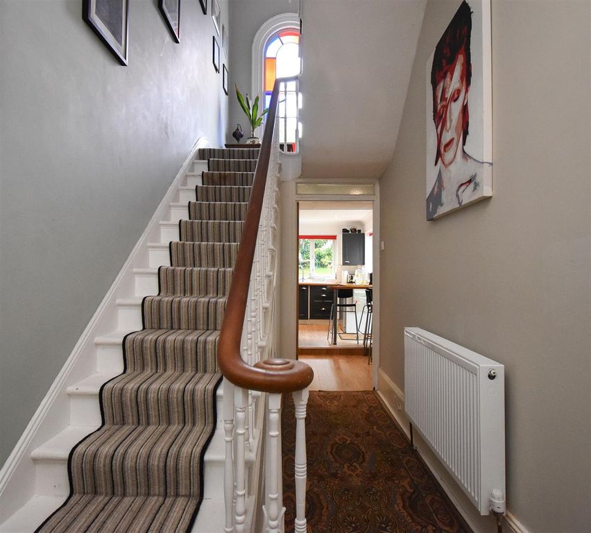 Property photo 2 of 36 Landing