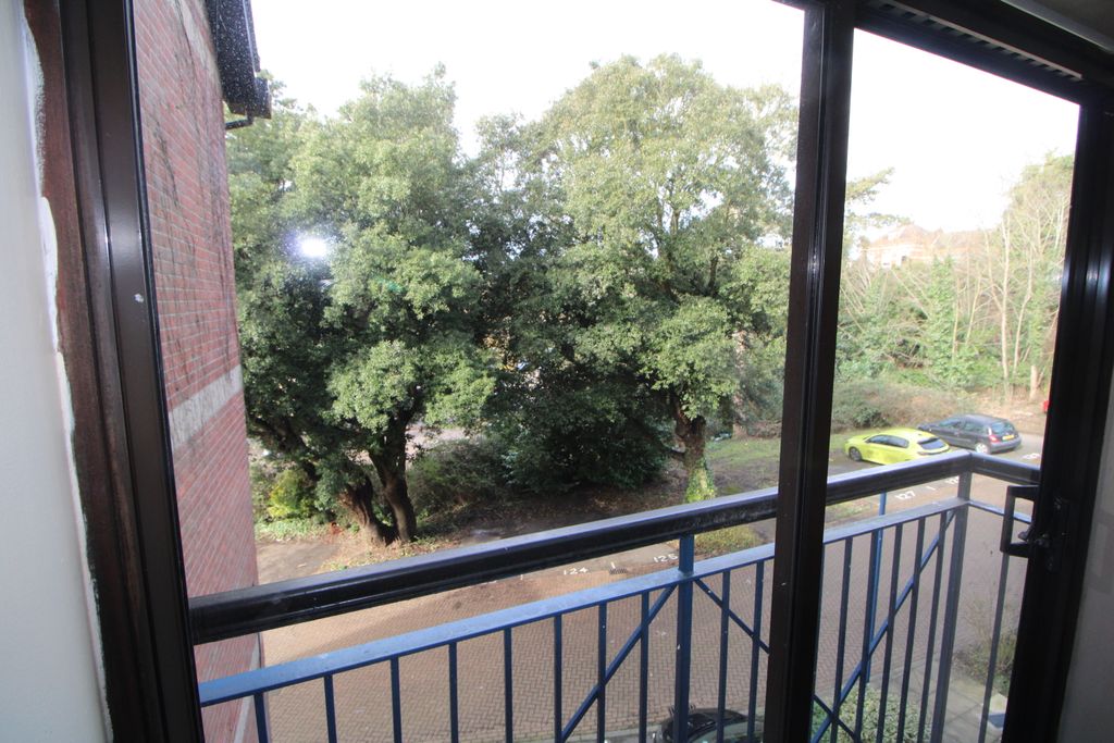 Property photo 3 of 7 Img_8573