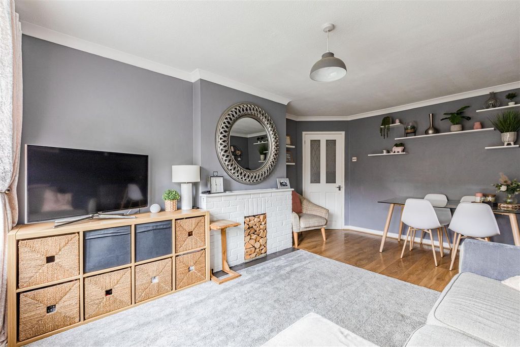 Property photo 3 of 15 Living