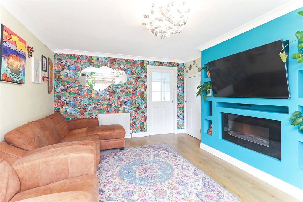 Property photo 3 of 17 3