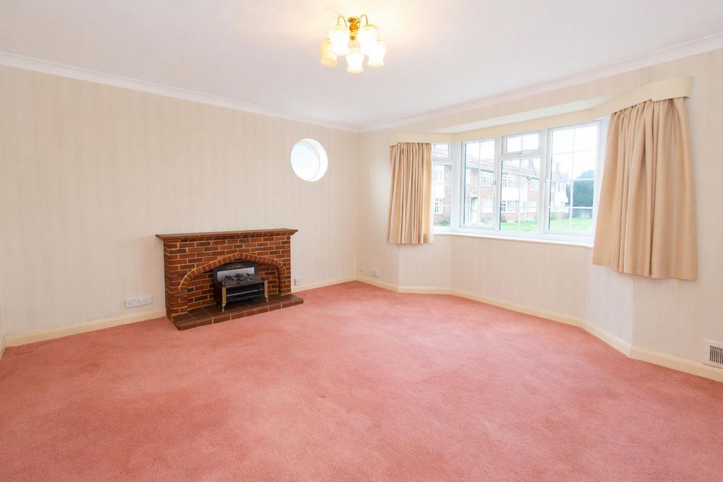 Property photo 2 of 14 Lounge.Jpg