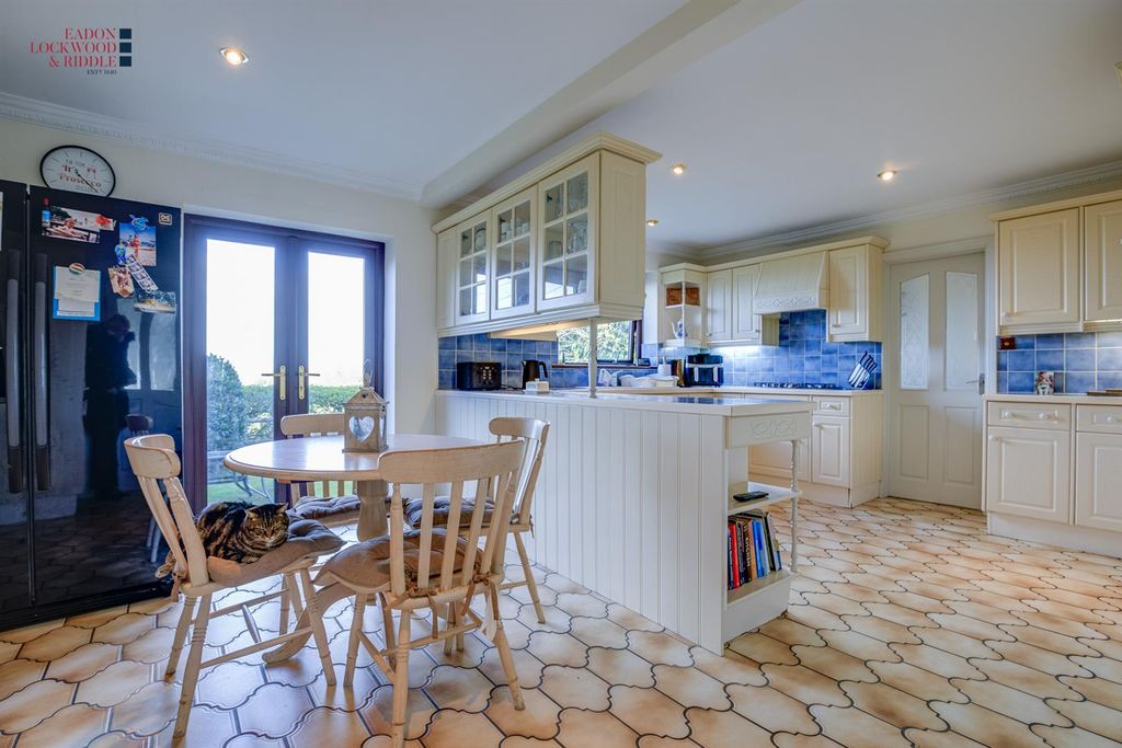 Property photo 3 of 50 Kitchen