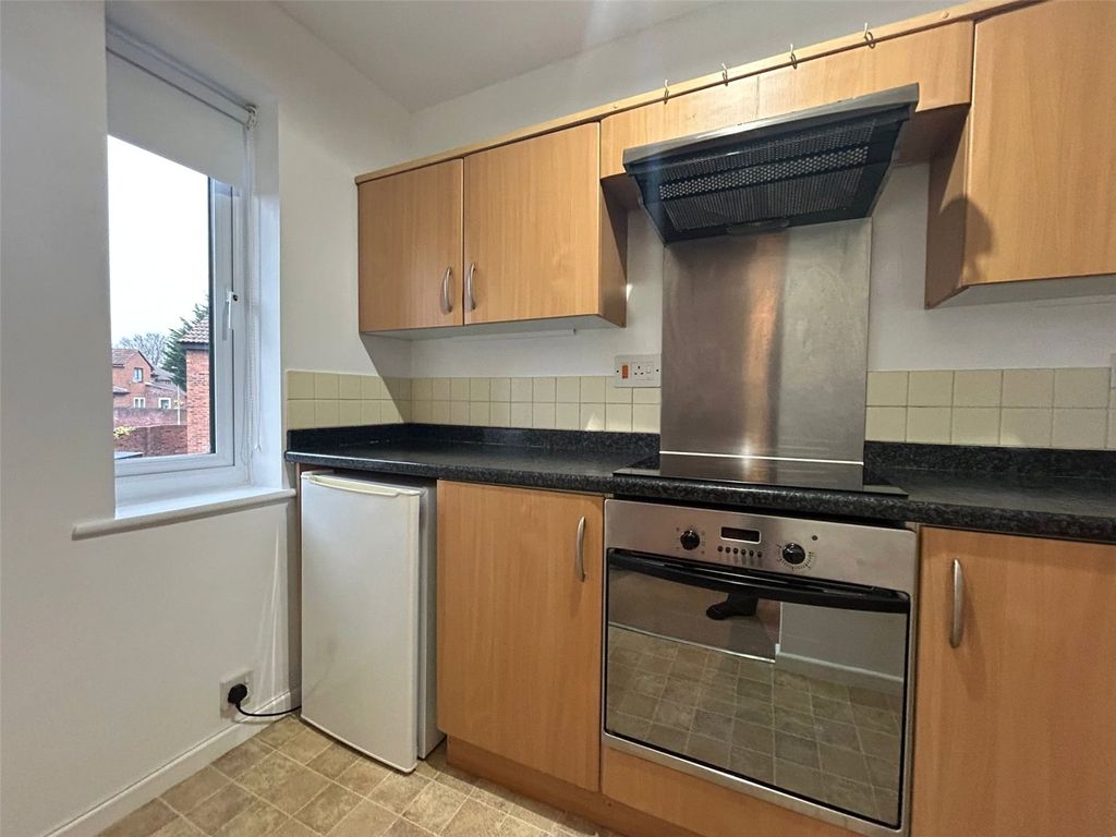 Property photo 3 of 8 1