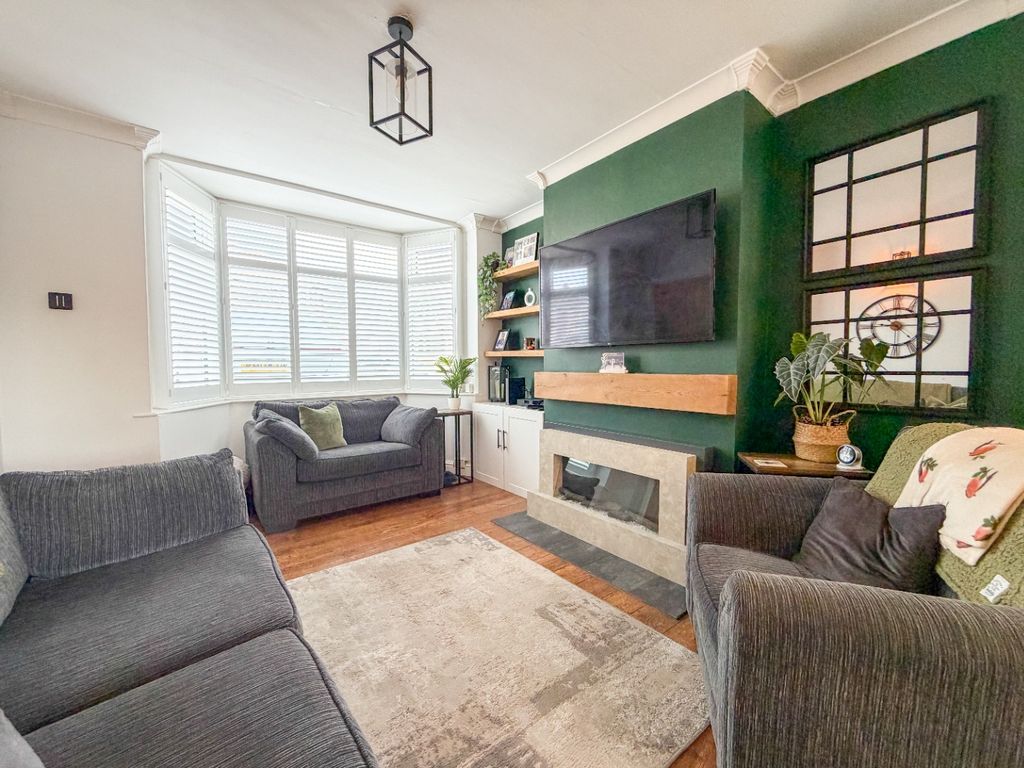 Property photo 3 of 16 4466565