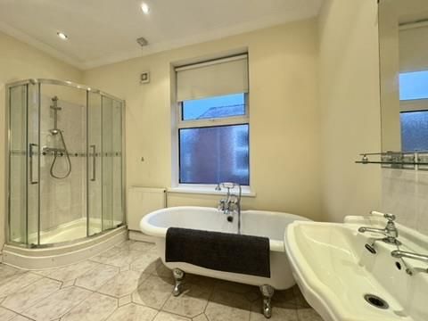 Property photo 3 of 33