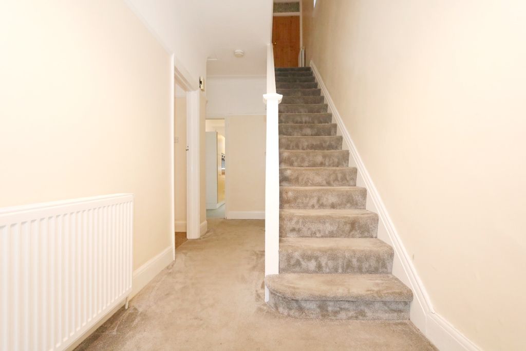 Property photo 3 of 13 4848904