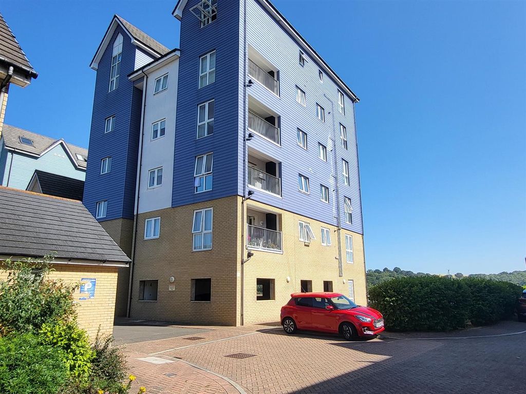 Property photo 1 of 12 External Image