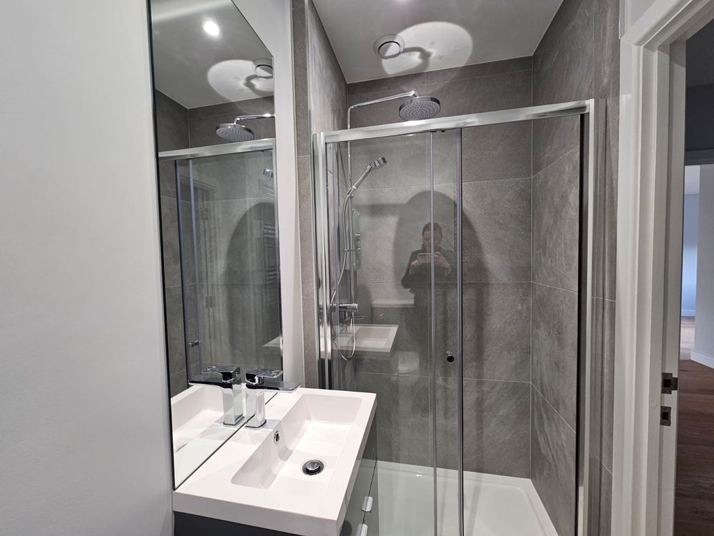 Property photo 2 of 5 Bathroom