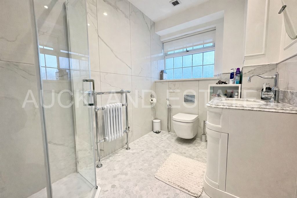 Additional image 34 of 5 bed detached house for saleFoxes Lane, Brookmans Park AL9