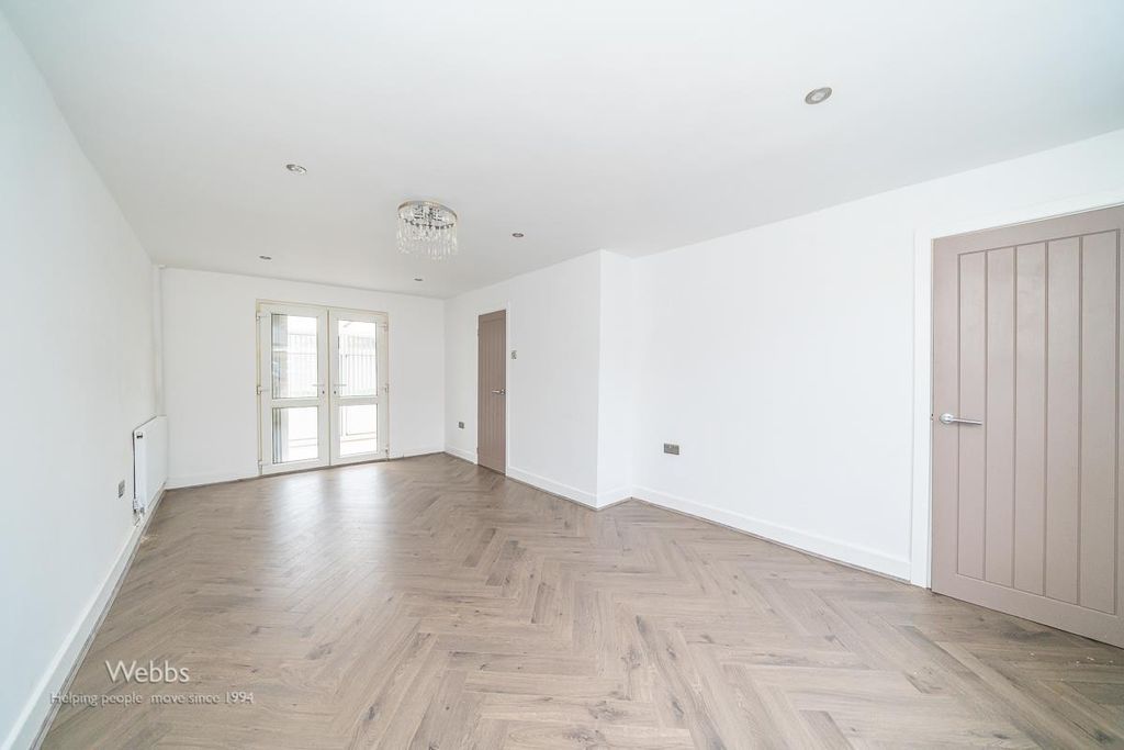 Property photo 2 of 32 Â© Webbs Estate Agents Â© (91 Of 124).Jpg