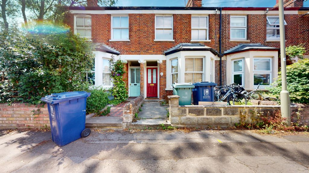 Property photo 1 of 8 Front