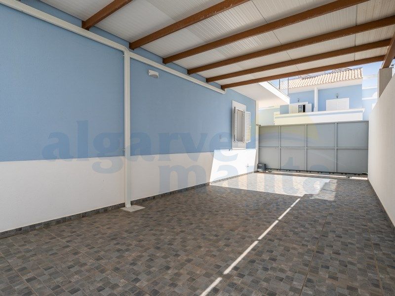 Property photo 2 of 31