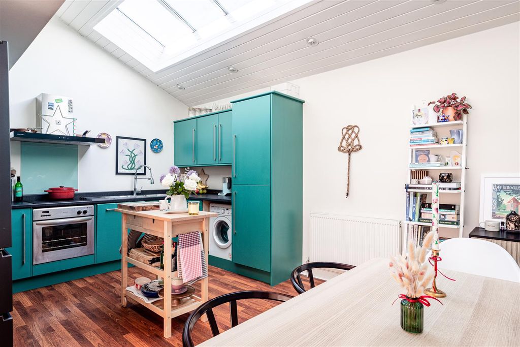 Property photo 3 of 21