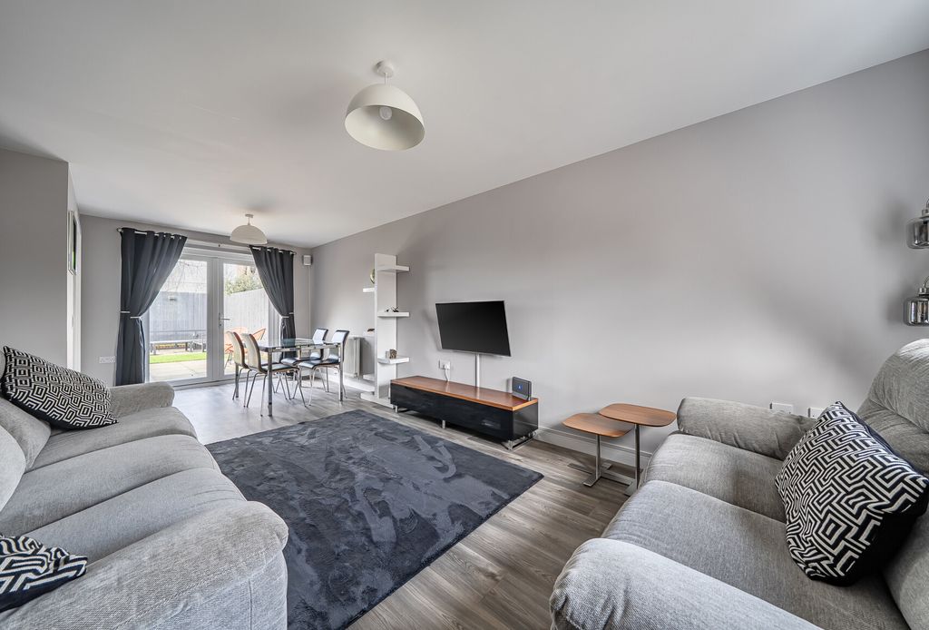 Property photo 2 of 17 1408697-18-6989F7...