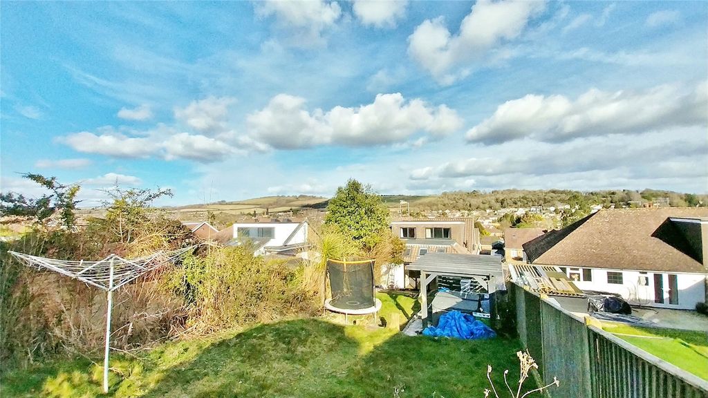 Property photo 2 of 14 Picture No. 19