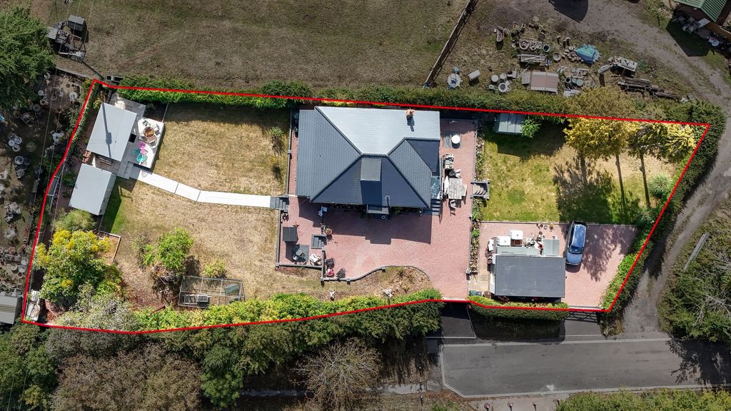 Property photo 3 of 19