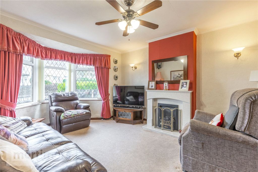 Property photo 2 of 20 Living Room