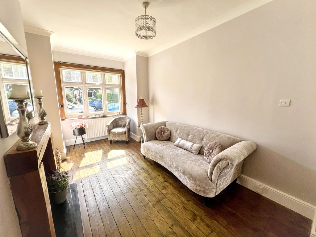Property photo 3 of 18 Photo 7