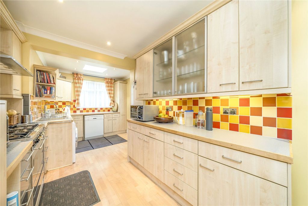 Property photo 3 of 11 Picture No. 10