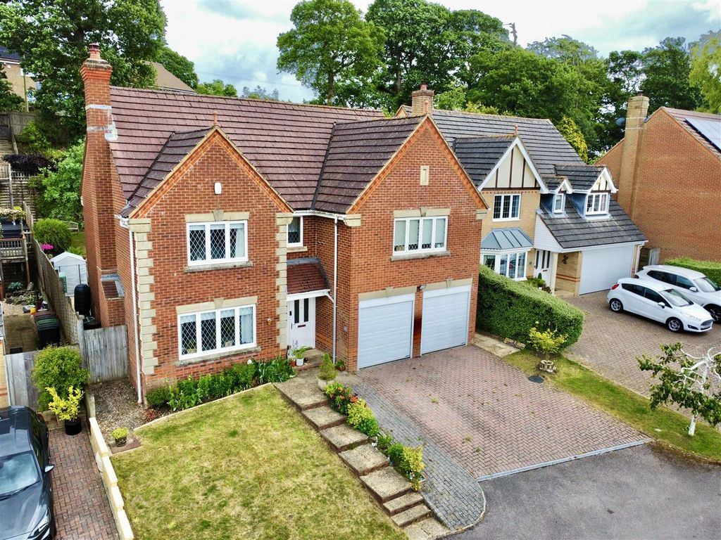Property photo 1 of 33