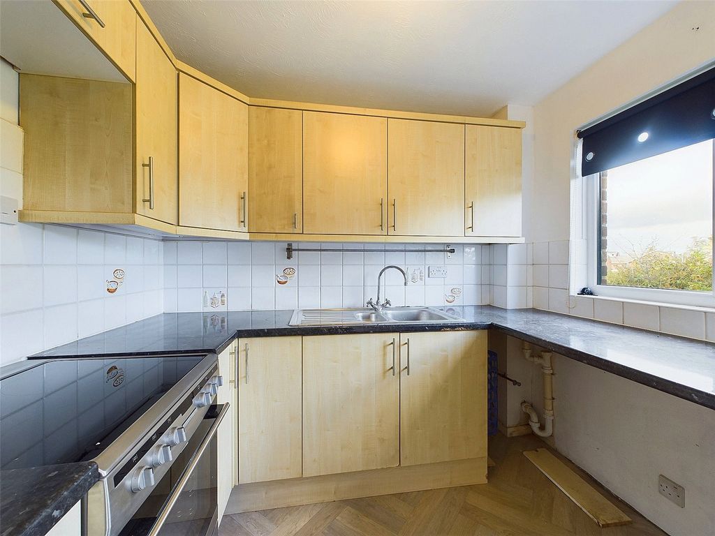 Property photo 2 of 12 Kitchen