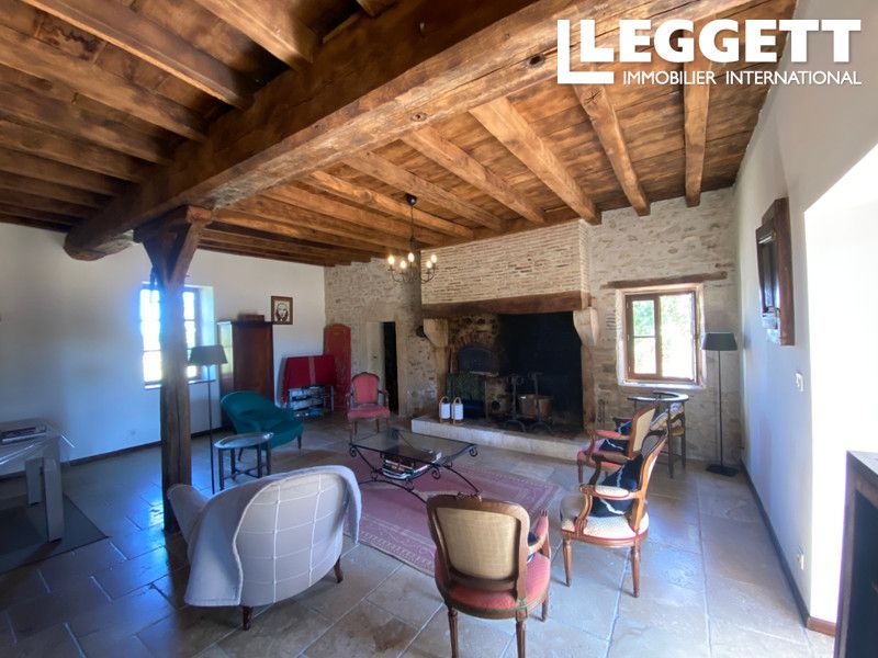 Property photo 2 of 10